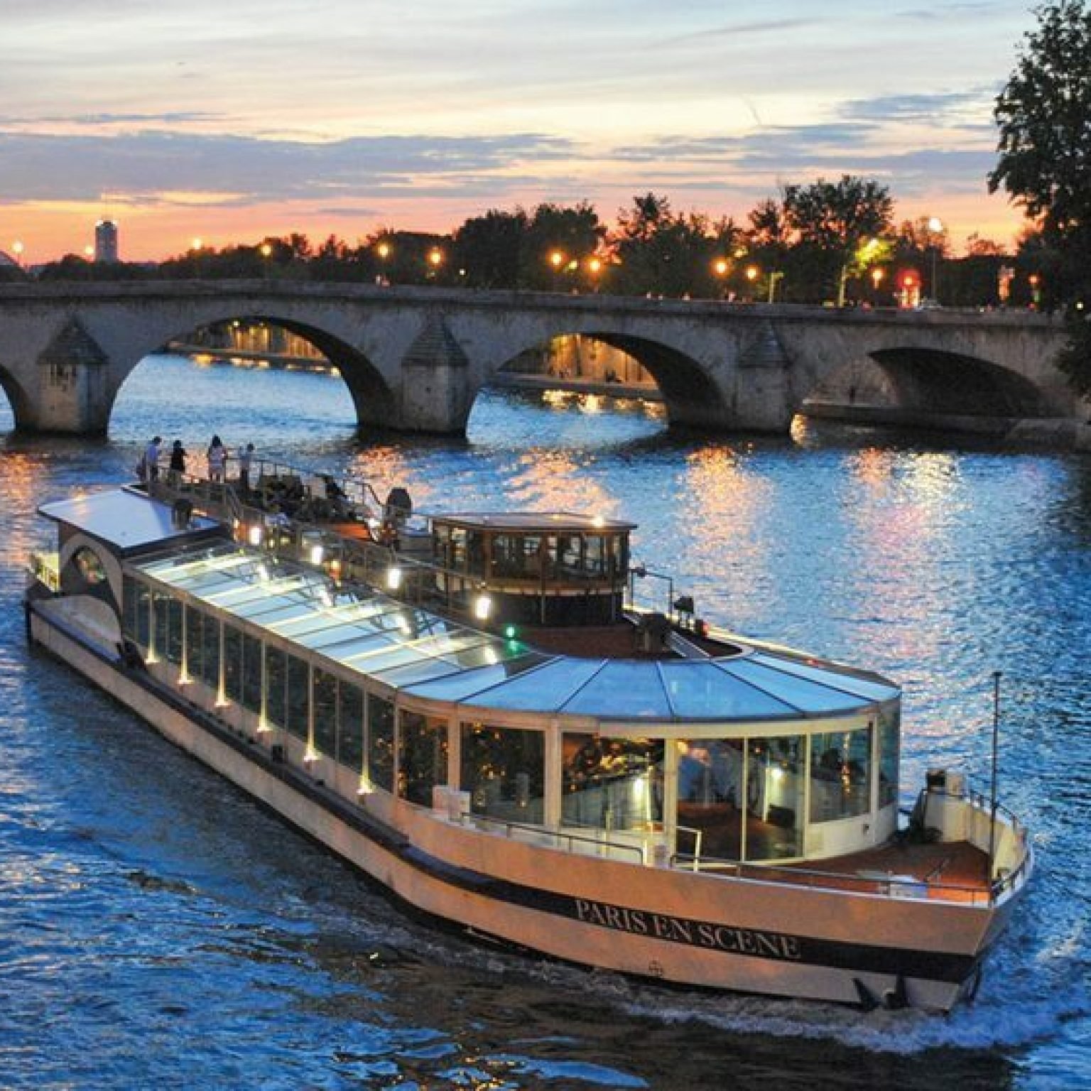 Seine-river-cruise-paris-france-europe