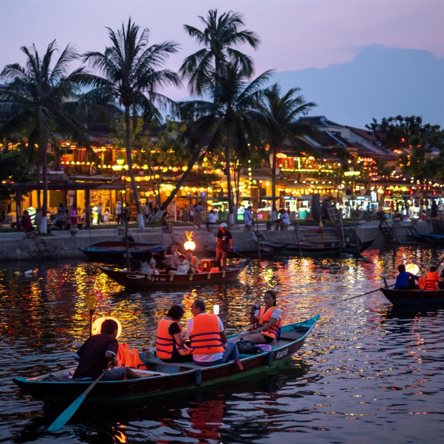 vietnam-boat-river-night-scaled